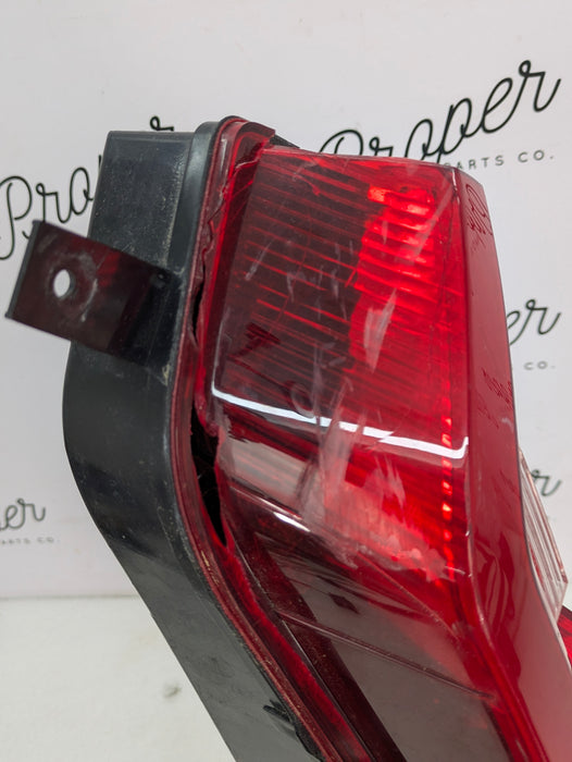 Chevrolet C7 Corvette Stingray Rear Left/Driver Side Tail Light 23170469 *DAMAGED*