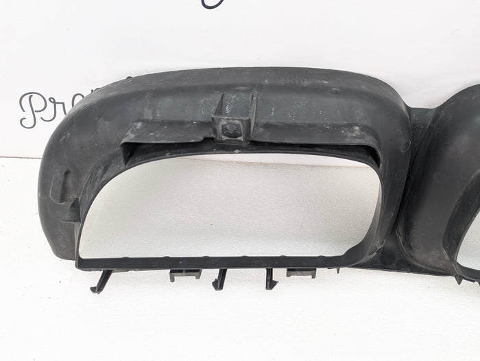 BMW E82 E88 135i 128i Front Radiator Support Upper Air Duct 51747189263
