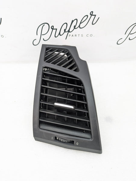 BMW E82 E88 135i 128i Right/Passenger Side Dashboard Air Vent 7059188 *DAMAGED*