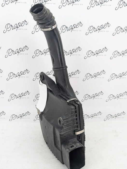 BMW E82 E88 E90 E92 E93 135i 335xi 335i N55 Engine Intake Air Box Filter Housing 7599284