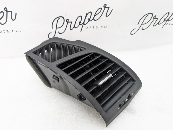 BMW E82 E88 135i 128i Right/Passenger Side Dashboard Air Vent 7059188 *DAMAGED*