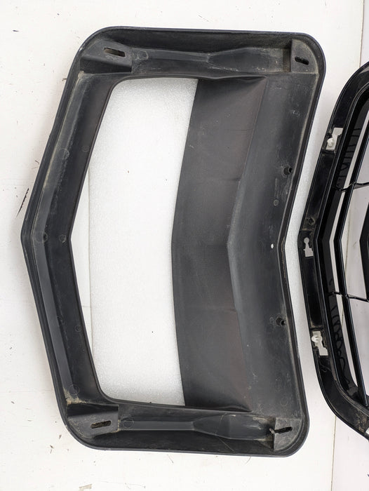 Chevrolet C7 Corvette Stingray Hood Vent Grille Scoop & Bracket 23443955/23405578 *DAMAGED*