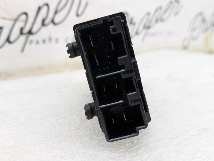 BMW F36 440xi Front/Rear Left/Right Seat Heating Control Module 7490465