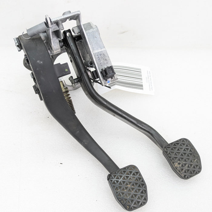 BMW E92 E93 E90 E91 335xi 330xi 328xi 325xi 323i Manual Transmission Clutch & Brake Pedal Assembly 6761310