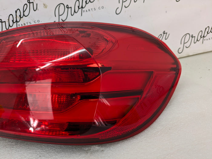 BMW F36 F32 F33 435xi 428xi 440xi 430xi Pre-LCI Right/Passenger Side Outer Tail Light 7296100 *NOTE*