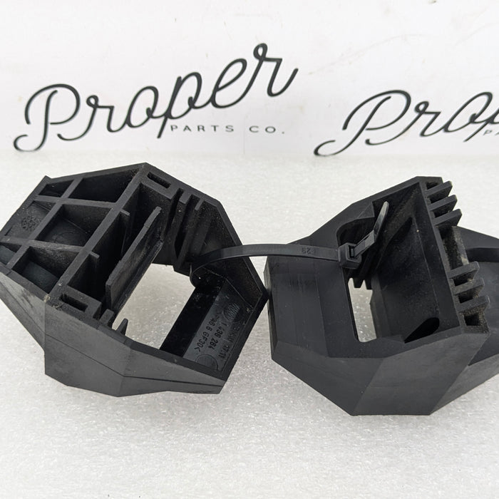 BMW E46 M3 330ci 328ci 325ci 323ci 320i Lower Radiator Mount Brackets Pair 7514402/1436264