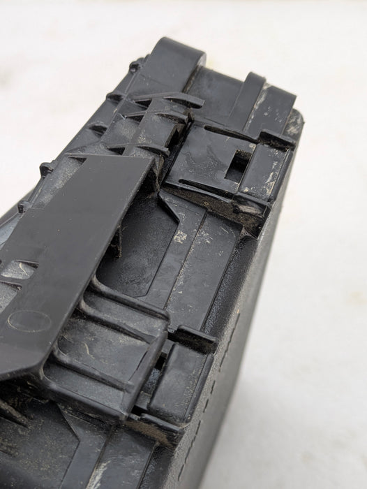 Toyota GZEA14 GR Corolla Engine Bay Relay Fuse Box Panel 82662-12G70 *DAMAGED*