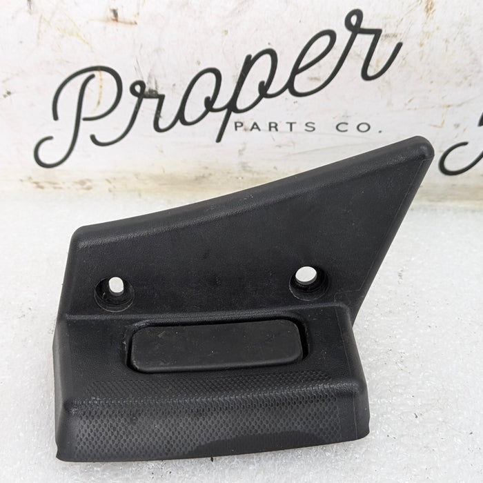 Chevrolet C7 Corvette Stingray Z51 Right/Passenger Side Exterior Door Latch Release Button Switch & Trim 10446243