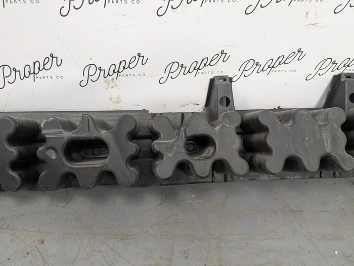 Chevrolet C7 Corvette Stingray Rear Bumper Impact Absorber Support Mount Bracket Reinforcement 23169864