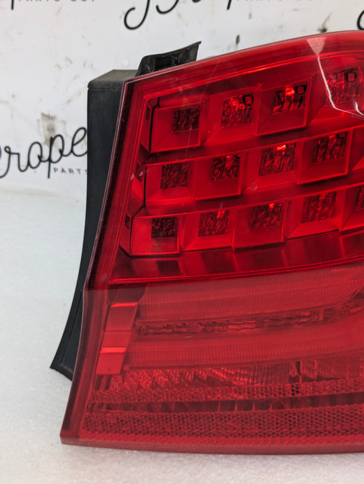 BMW E90 335xi 328xi 325xi 323i LCI Right/Passenger Side Rear Outer Tail Light 7289430 *NOTE*