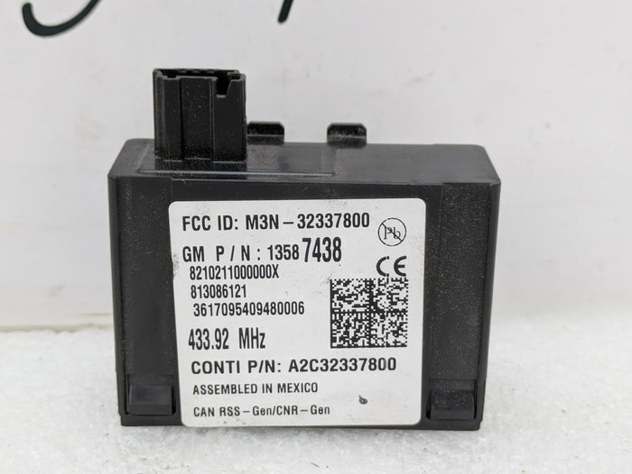 Chevrolet C7 Corvette Stingray Door Lock Remote Control Receiver Module 13587438