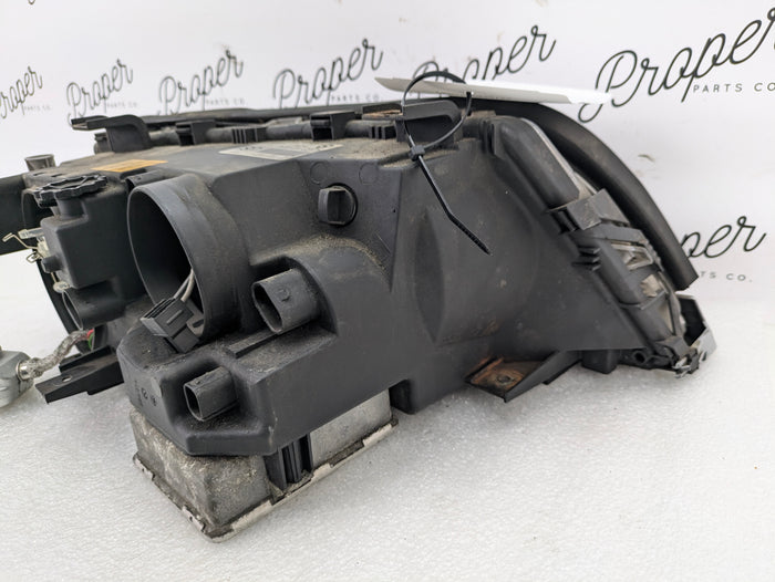 BMW E46 330i 325i Sedan Wagon LCI Front Right Bi-Xenon ZKW Headlight 7165833 *For Parts*