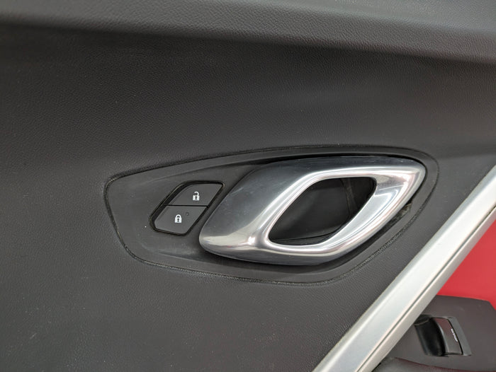 2018 Chevrolet 6th Gen Camaro 2SS Right/Passenger Side Door Panel Card Black/Adrenaline Red (H16) W/Bose 84165451