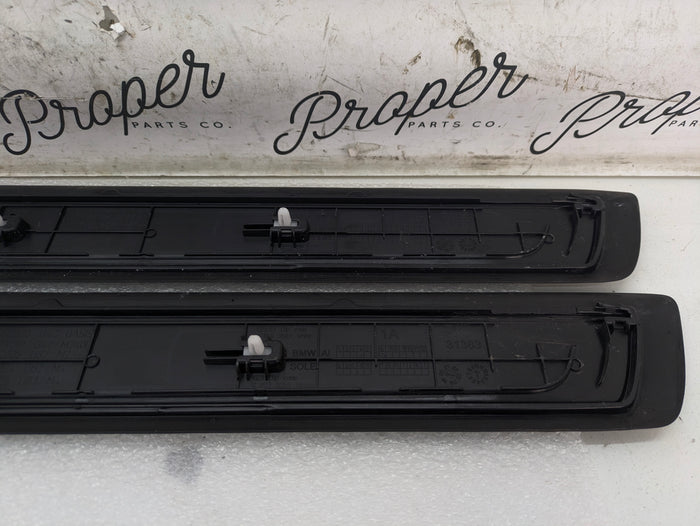 BMW G22 430ix 440ix M Sport Left/Right Driver/Passenger Door Sill Trim Set Pair 8077315 *DAMAGED*