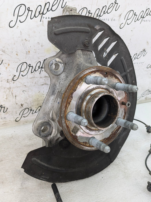 2018 Chevrolet 6th Gen Camaro 2SS Front Right/Passenger Side Hub/Knuckle/Spindle Assembly 13544842/84169867
