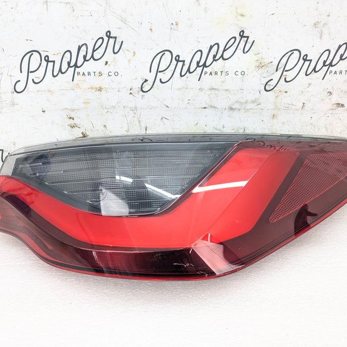 BMW G22 G26 430ix M440ix G82 M4 Pre-LCI Rear Right/Passenger Side Outer LED Tail Light Assembly 63217477606