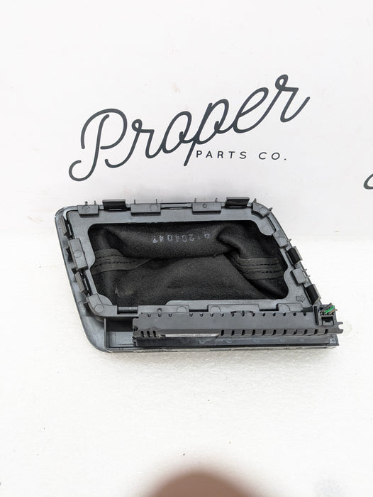 Chevrolet C7 Corvette Stingray Automatic Transmission Shift Boot W/Light Module 22789411/22789411 *DAMAGED*