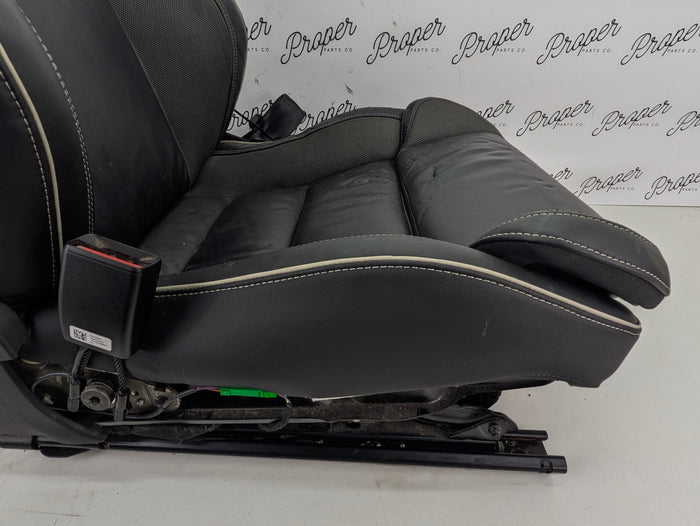 2021 Volvo V60 T6 R-Design Front Left/Driver Side Black Leather Heated Seat *DAMAGED*