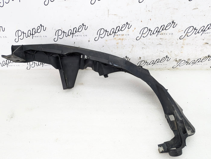 BMW E90 E91 325xi 335xi 330xi 328xi 323i Pre-LCI Right/Passenger Side Headlight Mounting Bracket 7116708