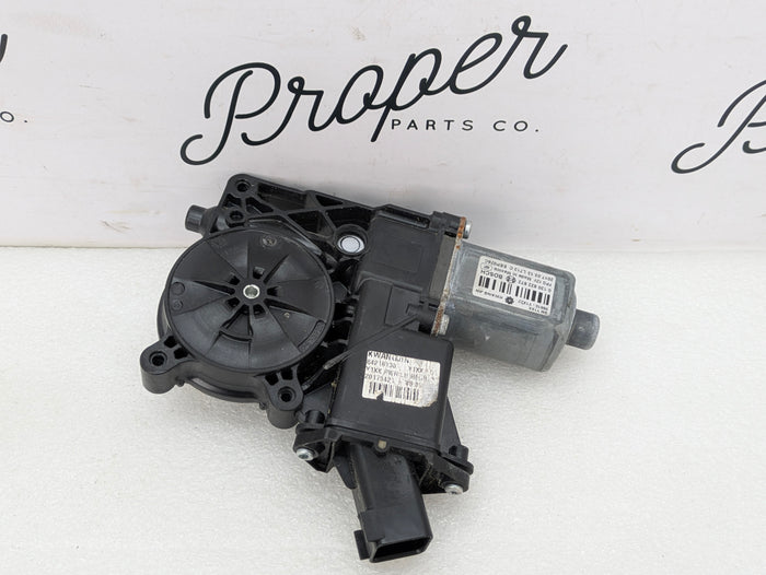 Chevrolet C7 Corvette Stingray Left/Driver Side Door Window Regulator Motor 84216130