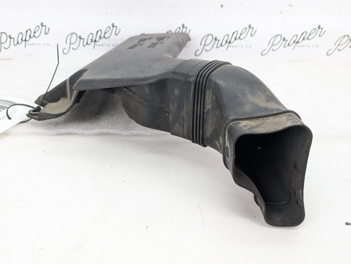 BMW E46 330Ci 328Ci 325Ci 323CI M54 Engine Upper Air Snorkel Intake Duct Scoop Guide 7501988