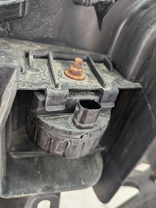 BMW F22 F23 228xi M235xi 230xi M240xi M Sport Right/Passenger Side Rear Bumper Mount Guide Bracket 7285534