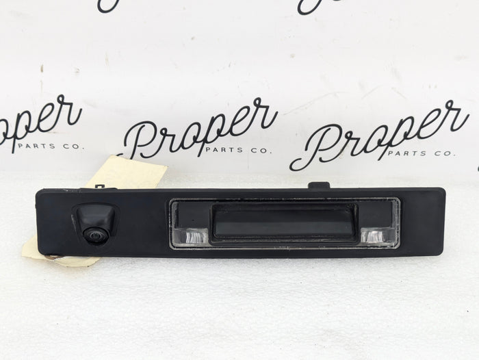 2021 Volvo V60 T6 R-Design Rear Reverse Camera & Hatch Release Handle 32149879 *DAMAGED*