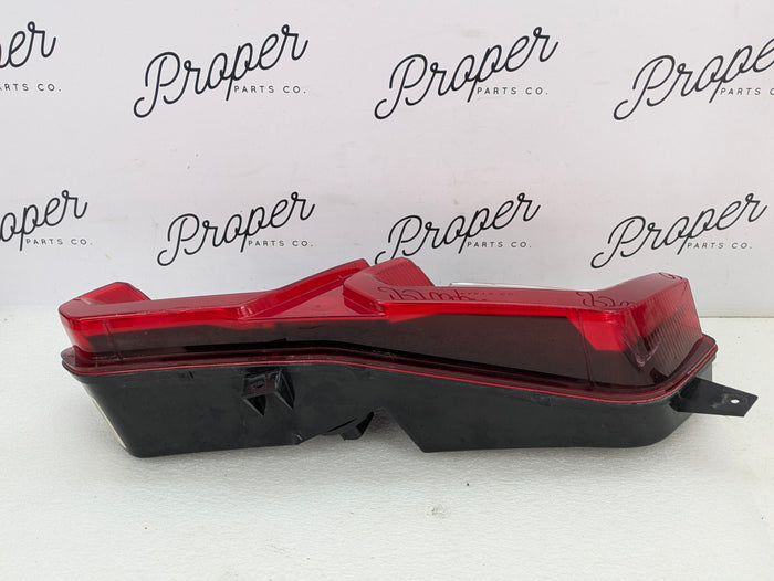 Chevrolet C7 Corvette Stingray Rear Right/Passenger Side Tail Light 23170470