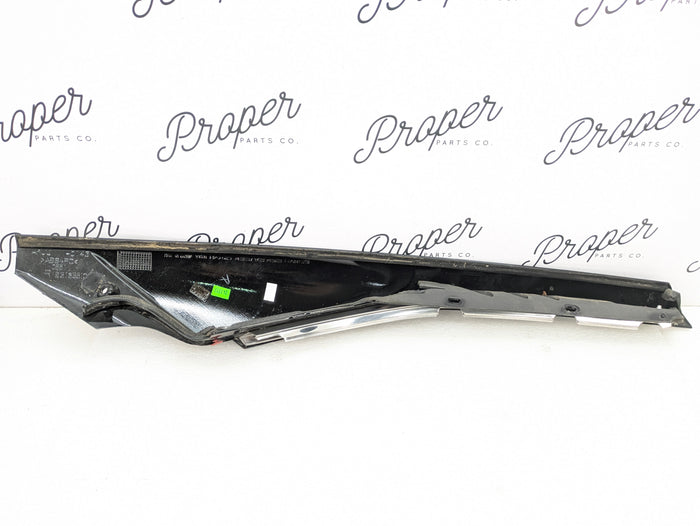 Chevrolet C7 Corvette Stingray Right/Passenger Side Exterior A Pillar/Windshield Trim 23163510