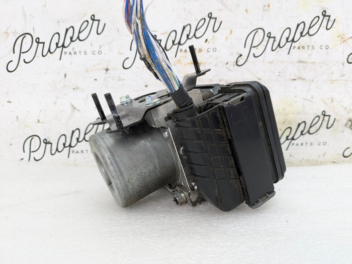 Toyota GZEA14 GR Corolla ABS Anti-Lock Brake Hydraulic Pump Control Module 44540-12C40