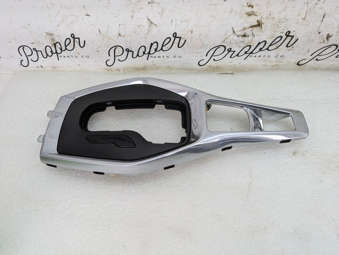 2018 Chevrolet 6th Gen Camaro 2SS Automatic Transmission Center Console Silver Shifter Trim 84149876