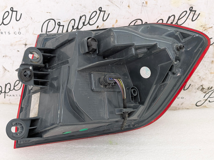 BMW F30 340xi 330i 328i 328d 320i LCI Left/Driver Side Rear Outer LED Tail Light 7369115