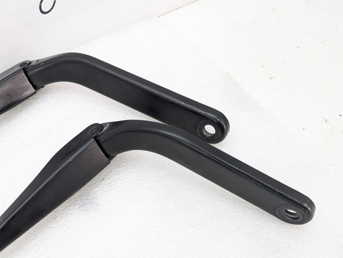 BMW E82 E88 135i 128i Left & Right Windshield Wiper Arms Set Pair 7169971/7169972