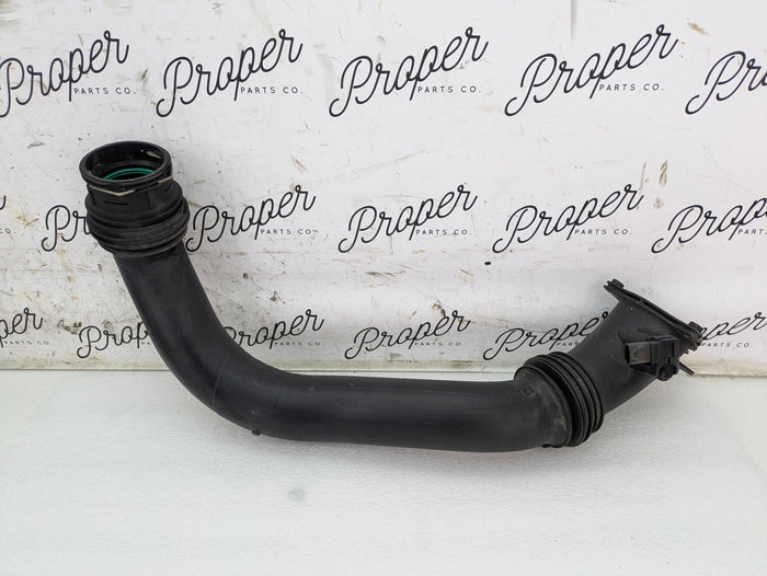 BMW G20 G22 G23 G26 330ix 330ex B46 Intercooler Charge Pipe Air Duct Hose 8601683