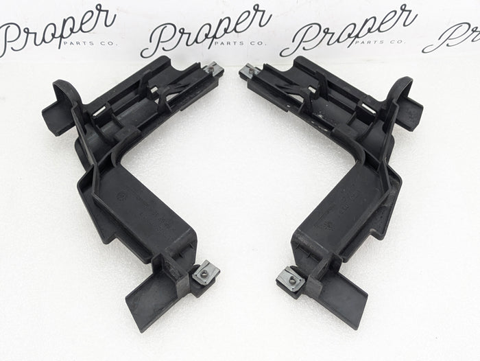 E46 M3 330ci 328ci 325ci 323ci 320i Headlight Bracket Set Left Right 1301073017/1301073018