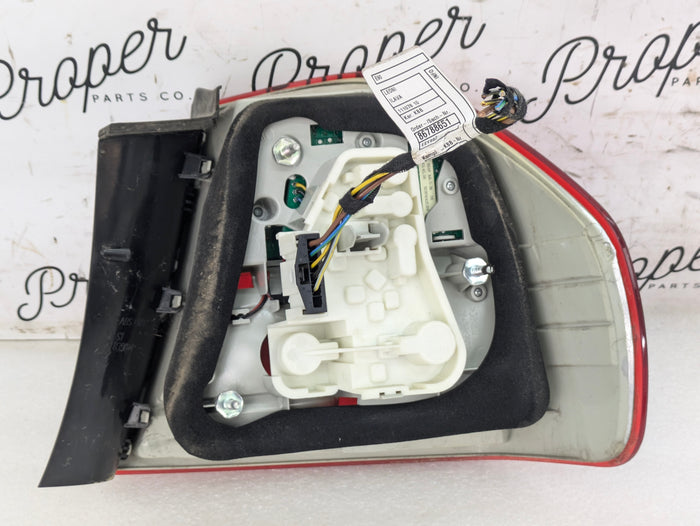 BMW E90 335xi 328xi 325xi 323i LCI Left/Driver Side Rear Outer Tail Light 7289429 *NOTE*