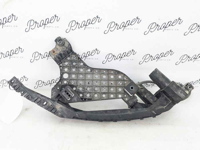 2018 Audi 8U Q3 Right Headlight Bracket Support Arm 8U0805608
