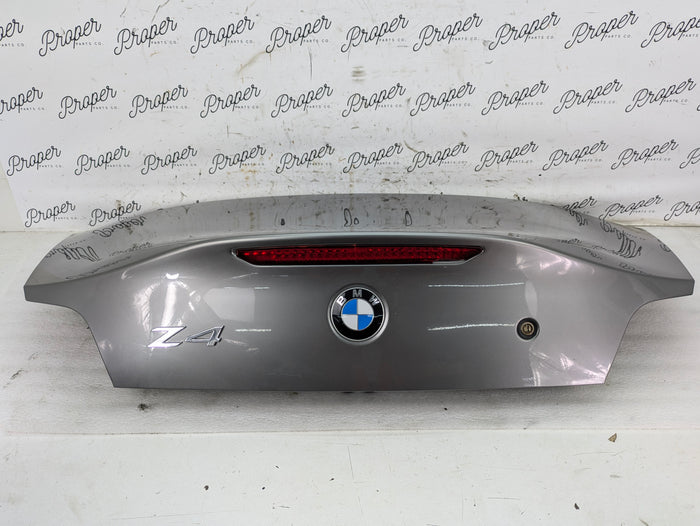 BMW E85 E86 Z4 3.0i 3.0si 2.5i Roadster Trunk Lid Sterling Grey Metallic (472) 41627068277