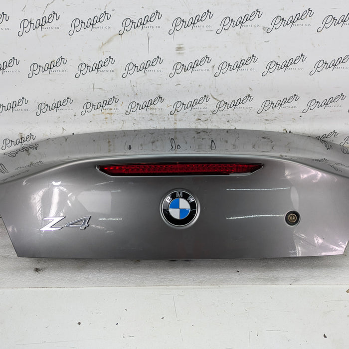 BMW E85 E86 Z4 3.0i 3.0si 2.5i Roadster Trunk Lid Sterling Grey Metallic (472) 41627068277