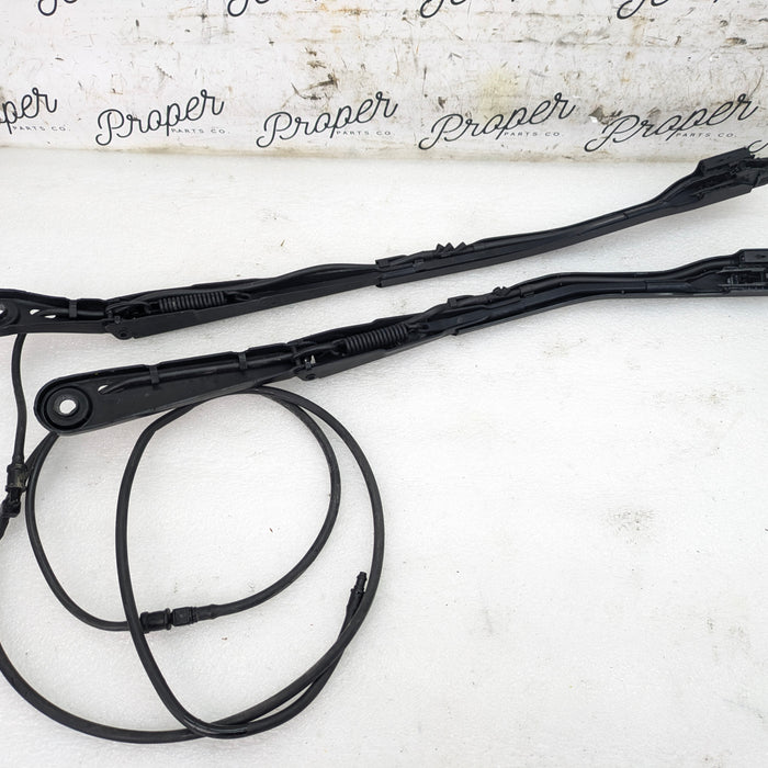 BMW G22 G23 G20 G26 430ix 330ix 330ex Front Left/Right Windshield Wiper Arm Set 9448919/9448920