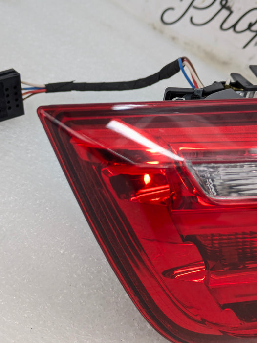 BMW F36 F33 F32 435xi 428i 440i 428i Pre-LCI Right/Passenger Side Inner Tail Light 7296102