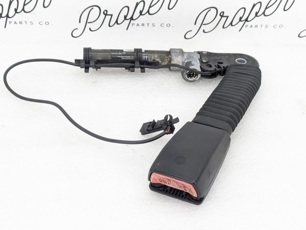 BMW E46 330i 328i 325i 323i Sedan/Wagon Front Left Seat Belt Buckle Tensioner Receiver 8257789