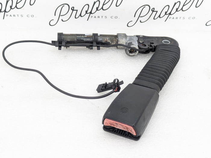 BMW E46 330i 328i 325i 323i Sedan/Wagon Front Left Seat Belt Buckle Tensioner Receiver 8257789