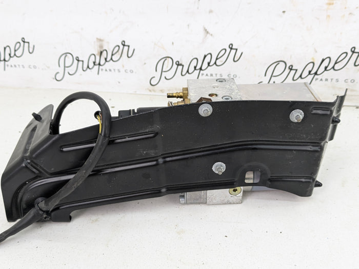 BMW E61 530xi 535xi 525xi Wagon Rear Hatch Trunk Hydraulic Lift Pump 7111867