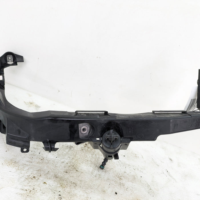 BMW E90 E91 335xi 328xi LCI Front Right Headlight Arm Bracket Mount 7138402
