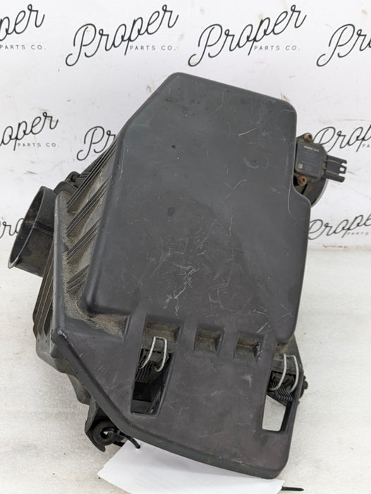 BMW E60 E61 530xi Air Cleaner Intake Filter Box Mass Air Flow Sensor 7537667