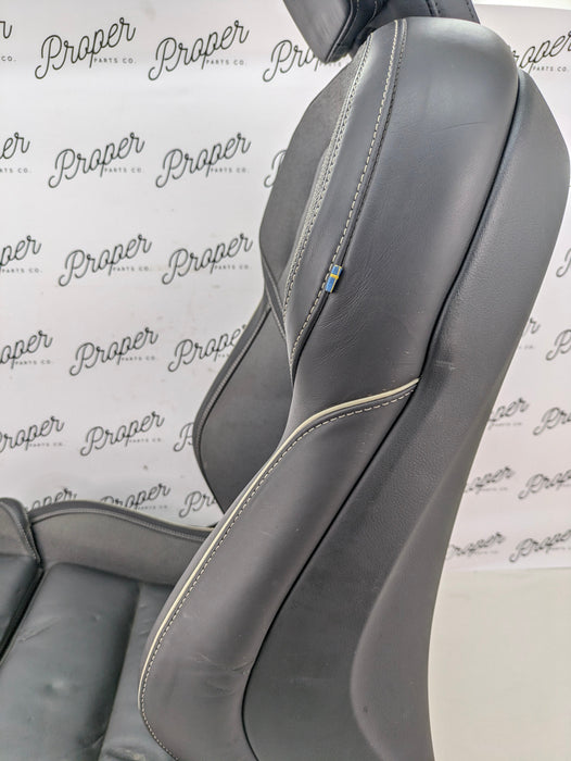 2021 Volvo V60 T6 R-Design Front Right/Passenger Side Black Leather Heated Seat *DAMAGED*