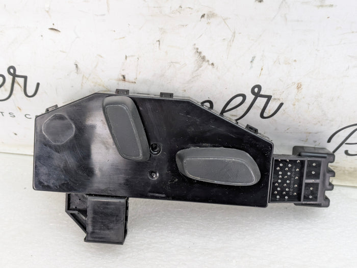 2018 Chevrolet 6th Gen Camaro 2SS Front Right/Passenger Side Seat Adjustment Control Switch 23248803