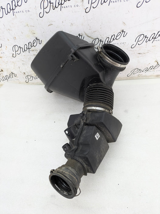 BMW G20 G22 G23 G26 330ix 330ex 430ix B46 Engine Intake Filtered Air Pipe With Resonator 8656981