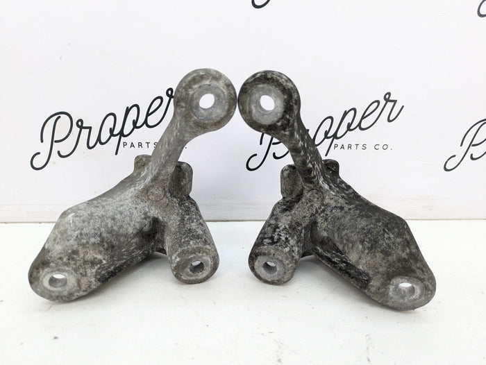 Chevrolet C7 Corvette Stingray Z51 LT1 Engine Side Mount Bracket Set/Pair Left/Right 23207231/23207232